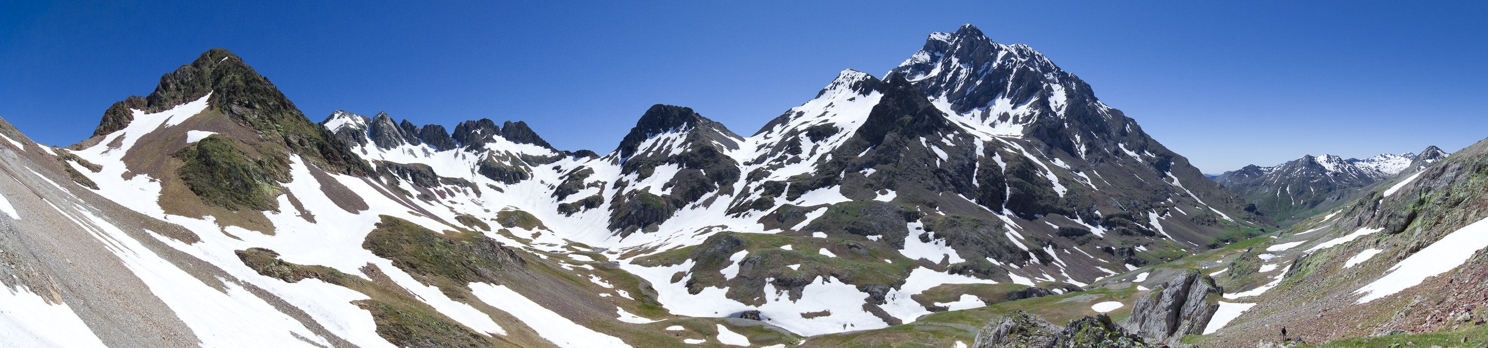 3000 x 700 px Massif du Vignemale