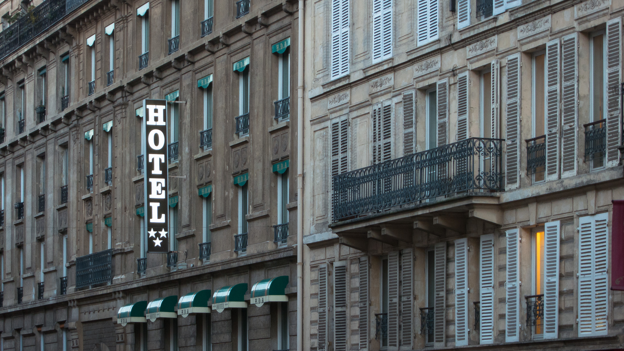 Hôtel ***